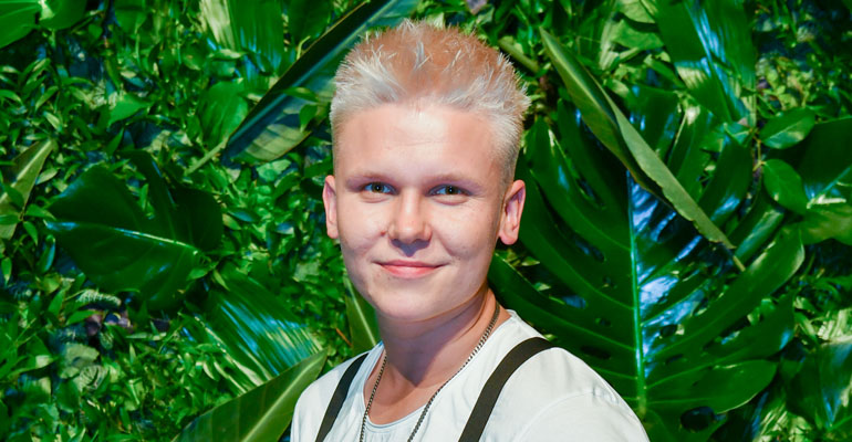 Arttu Lindeman etsii tyttöystävää. Arttu Lindeman etsii tyttöystävää.