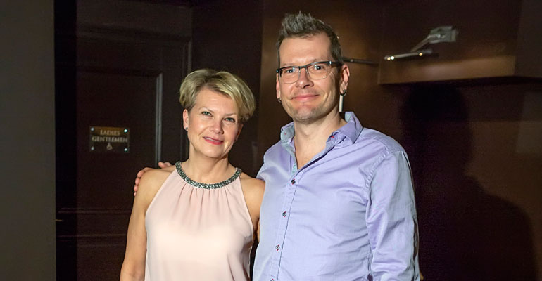 Sami Garam ja Nina-vaimo riitelivät. Sami Garam ja Nina-vaimo riitelivät.