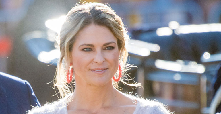 Prinsessa Madeleine viihtyy kotirouvana. Prinsessa Madeleine viihtyy kotirouvana.