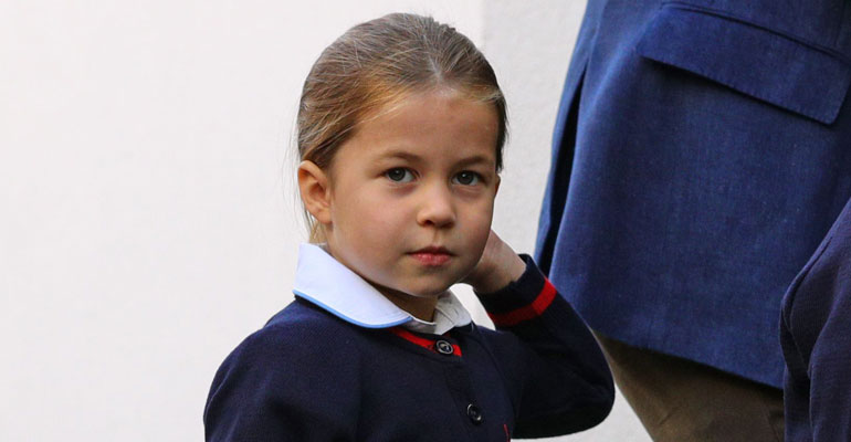 Charlotte poseerasi valokuvissa. Charlotte poseerasi valokuvissa.