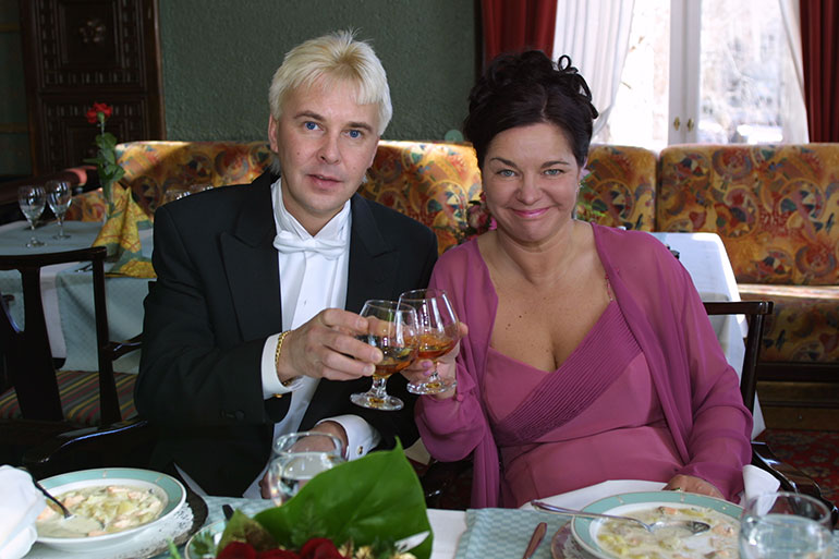 2001
