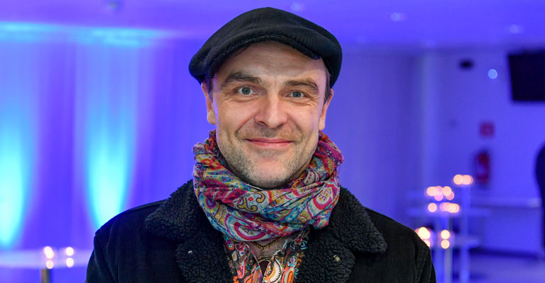 Joona Jalkasen appiukko kuoli. Joona Jalkasen appiukko kuoli.