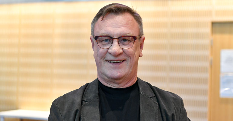 Esko Kovero on ollut avoliitossa 40 vuotta. Esko Kovero on ollut avoliitossa 40 vuotta.