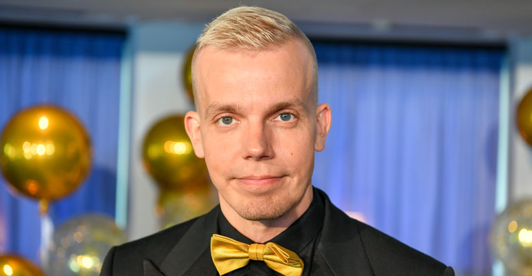 Elastinen nähtiin oopperassa. Elastinen nähtiin oopperassa.