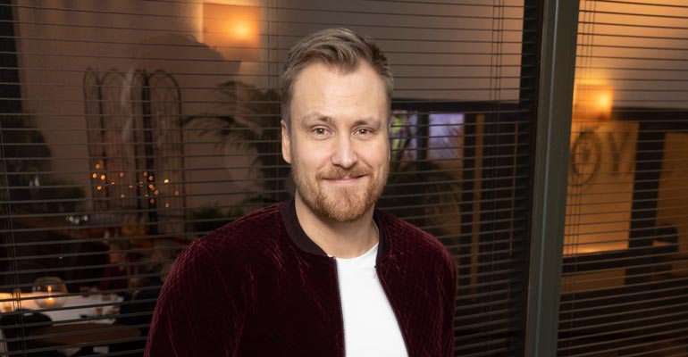 Heikki Paasonen tyrmää elämäkerran. Heikki Paasonen tyrmää elämäkerran.