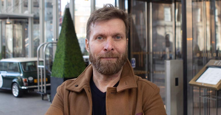 Pasi Remsu tähdittää HBO:n suursarjaa. Pasi Remsu tähdittää HBO:n suursarjaa.