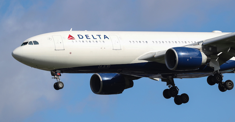 Delta palautti samaa sukupuolta olevien seksikohtaukset lennoilleen. Delta palautti samaa sukupuolta olevien seksikohtaukset lennoilleen.