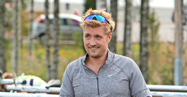 Stefan Therman osti uuden auton. Stefan Therman osti uuden auton.