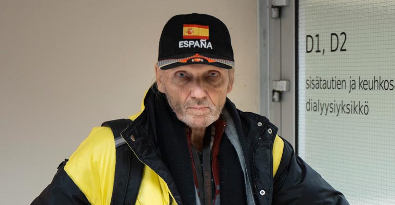 Jorma Kalevi haki apua Suomesta. Jorma Kalevi haki apua Suomesta.