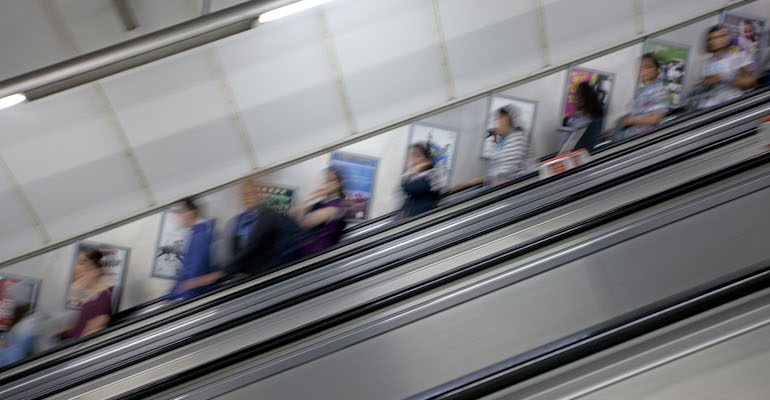 Méxicon liukuportaat ovat saaneet kritiikkiä. Méxicon liukuportaat ovat saaneet kritiikkiä.