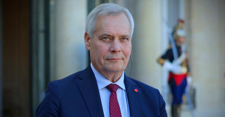 Antti Rinne lomaili helteessä. Antti Rinne lomaili helteessä.