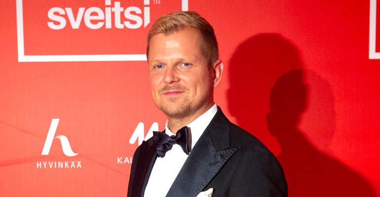 Antti Luusuaniemellä on pitkä parisuhde. Antti Luusuaniemellä on pitkä parisuhde.