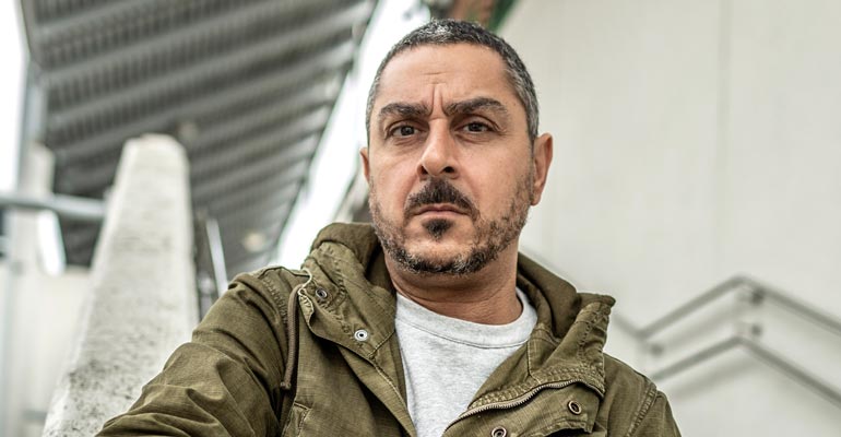 Arman Alizad tekee viimeisen ristiretken. Arman Alizad tekee viimeisen ristiretken.