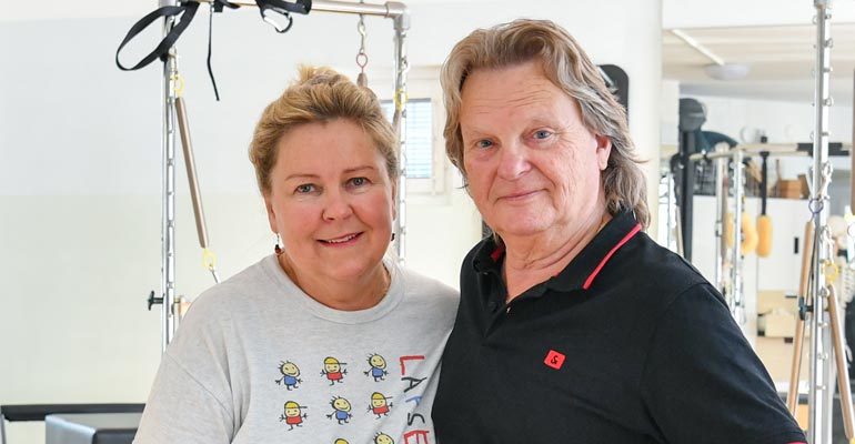 Pepe Willberg, 73, ja hänen managerivaimonsa Pauliina Visuri palasivat viikko sitten Espanjasta Suomeen. Pepe Willberg, 73, ja hänen managerivaimonsa Pauliina Visuri palasivat viikko sitten Espanjasta Suomeen.