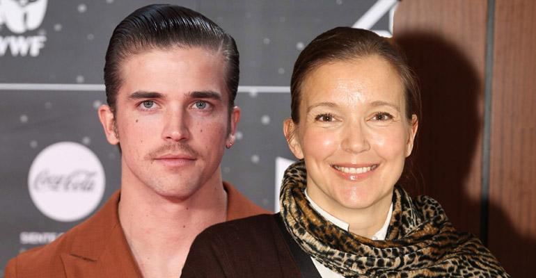 River Viiperi majailee äitinsä luona. River Viiperi majailee äitinsä luona.