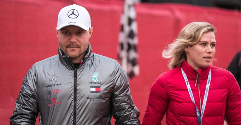 Valtteri Bottas vei Tiffany-rakkaansa Lappiin. Valtteri Bottas vei Tiffany-rakkaansa Lappiin.