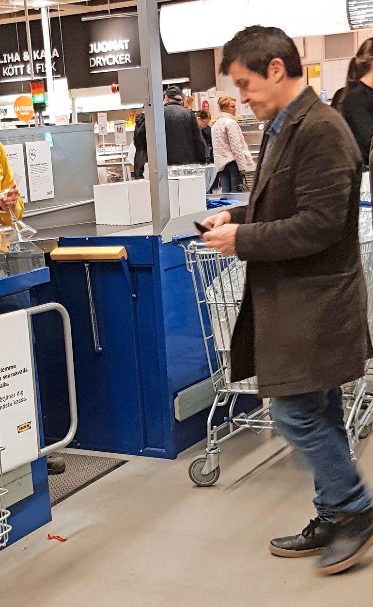 Sedu Koskinen Raision Ikeassa.
