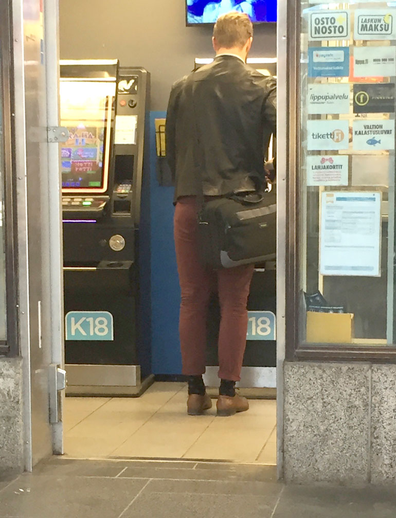 Jono Lindlöf pelasi Helsingin Kampissa.