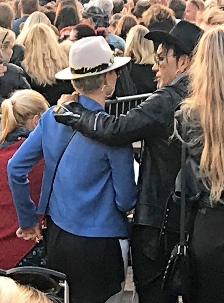 Jussi ja Susanna keikalla.