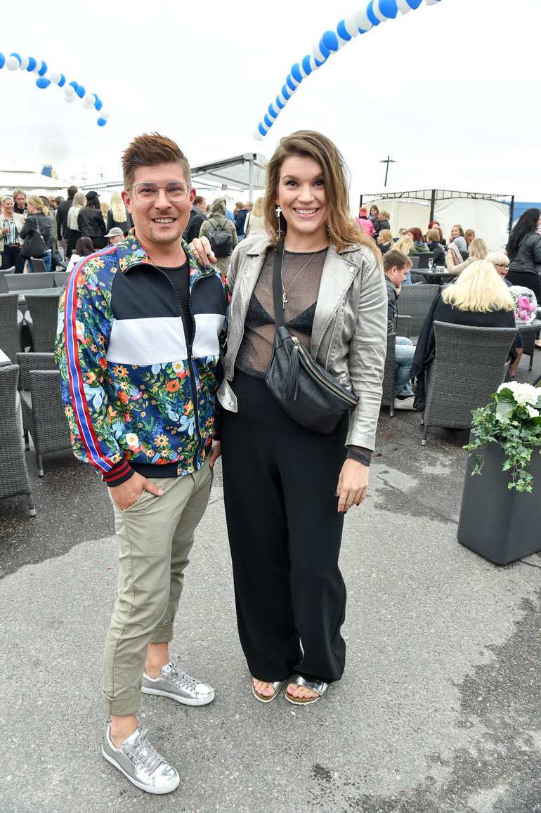 Sanna ei ole vielä ehtinyt Nylon Beatin keikoille katsomaan Jaria.