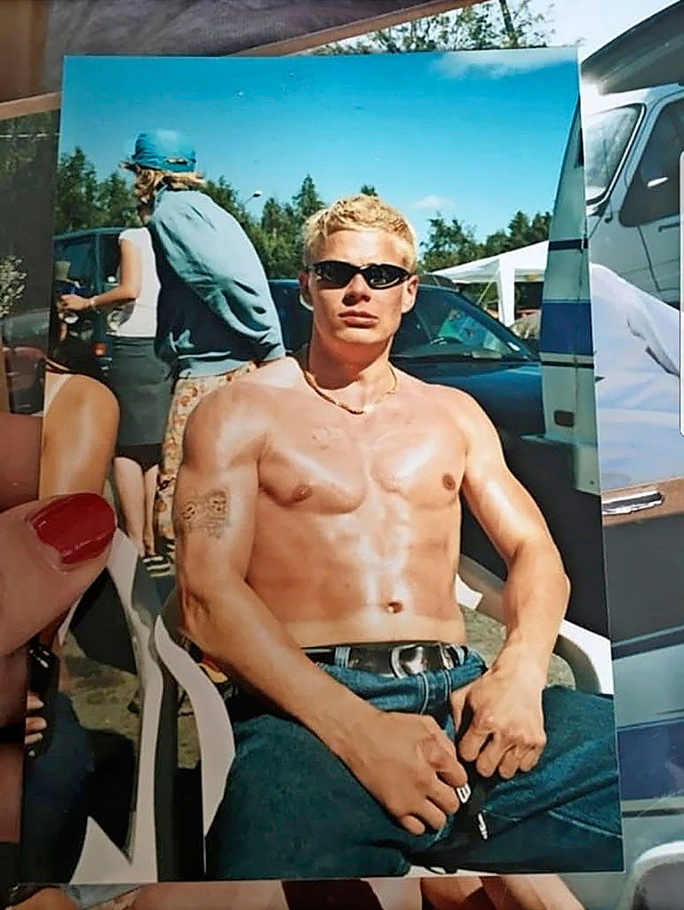 – Tuollainen kusenpolttama pulkannaru olin pahimmillani. Olen kuitenkin aina pitänyt kunnostani huolta, huumeista huolimatta, Sami sanoo. Kuva on vuodelta 2003.
