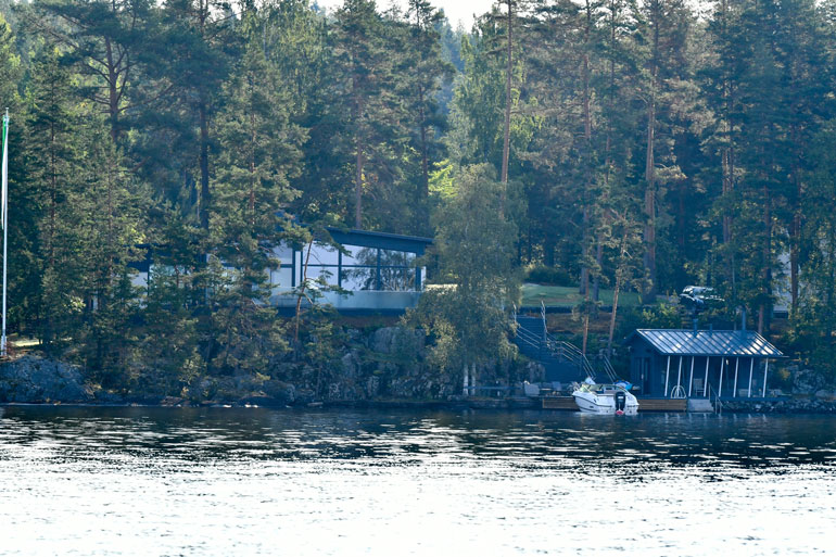 Rantasaunan laiturilta on varmasti mukava pulahtaa Näsijärveen.