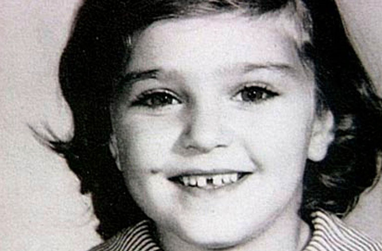 Madonna Louise Veronica Ciccone syntyi Bay Cityn kaupungissa, Michiganissa vuonna 1958. Tässä Madonna hymyilee viisivuotiaana.