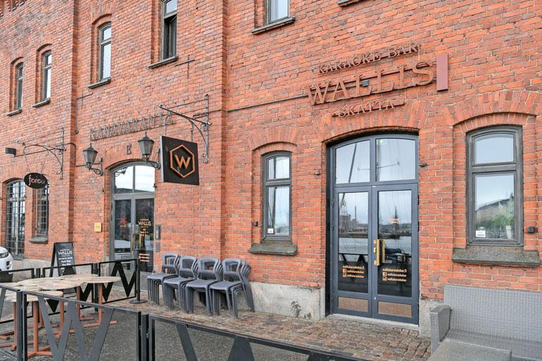 Kimin osaomistama karaokebaari Wallis sijaitsee Helsingin Katajanokalla.
