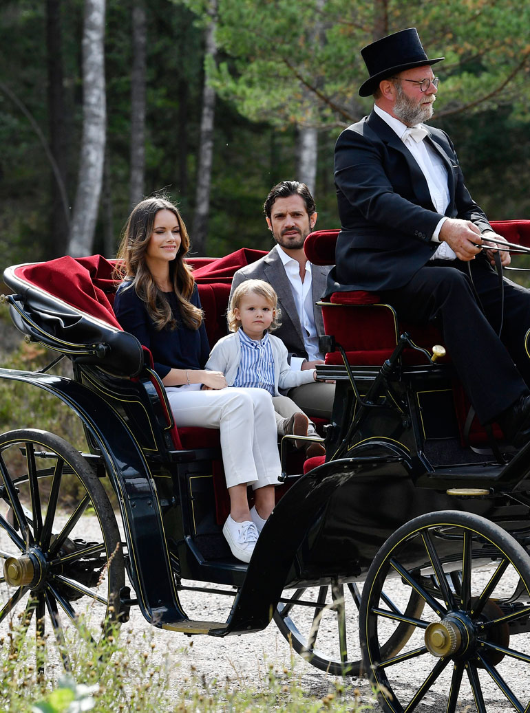 Ruotsin prinssipari Carl Philip ja Sofia sekä prinssi Alexander