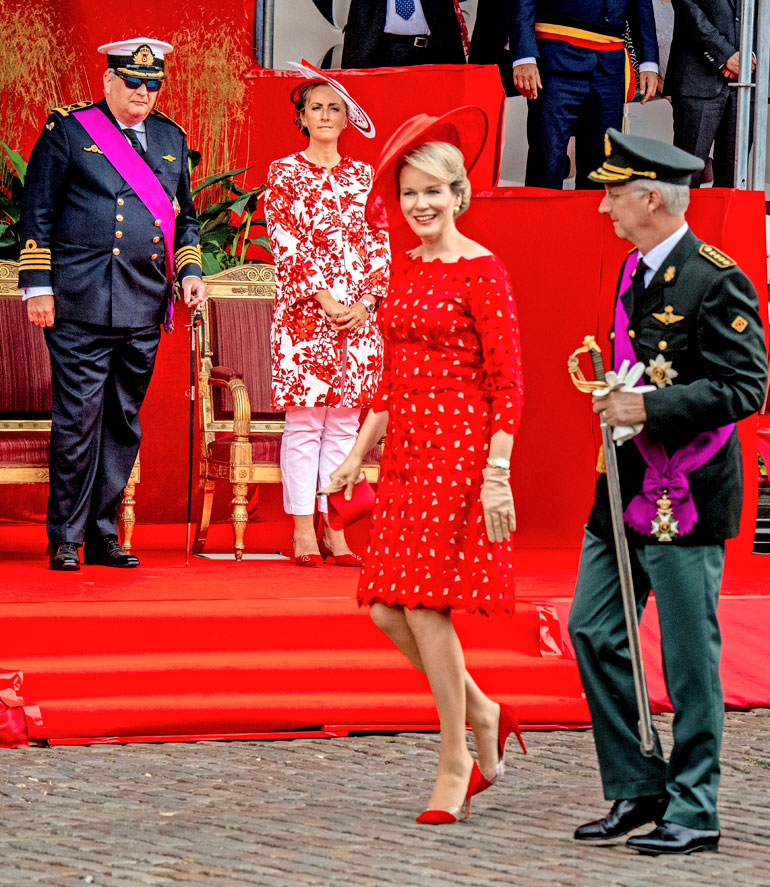 Kuningas Philippe, kuningatar Mathilde, prinssi Laurent, prinsessa Claire