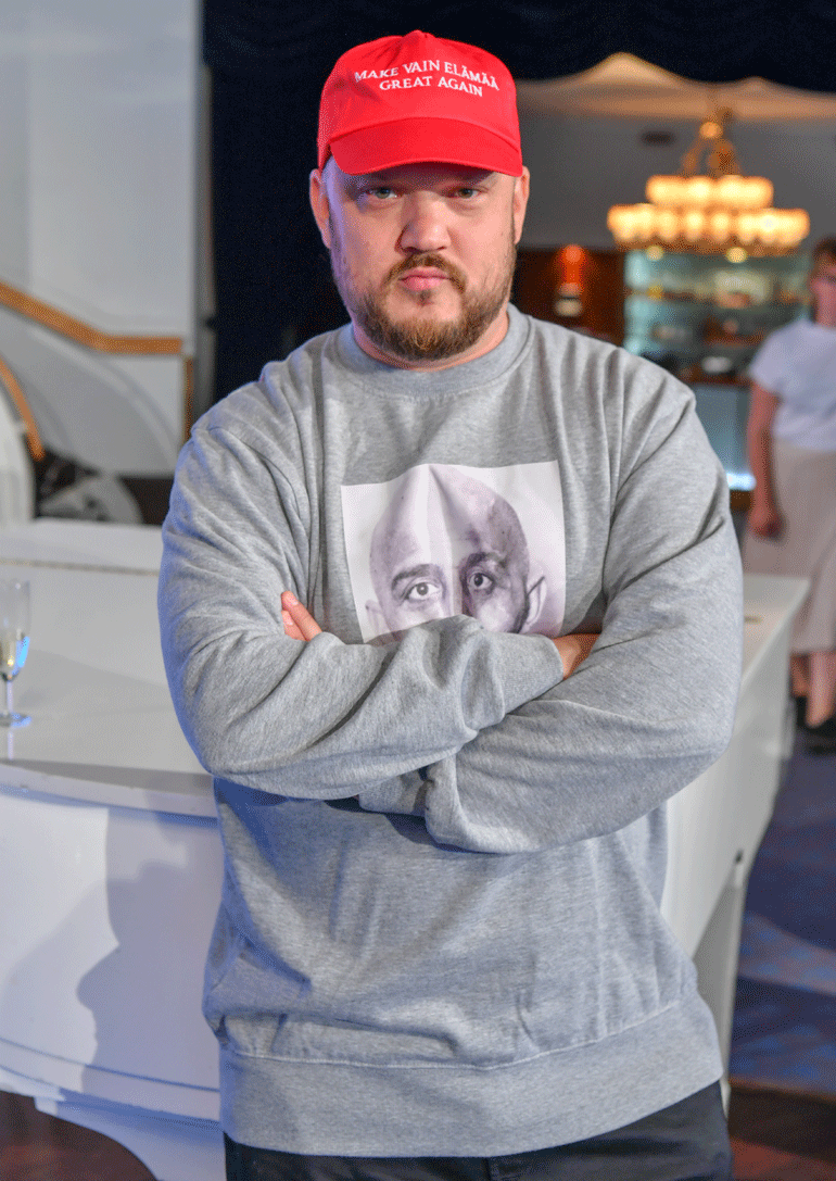 Teflon Brothersista tutusta Pyhimyksestä eli Mikko Kuoppalasta, 36, povataan tulevan Vain elämää -tuotantokauden tähteä.