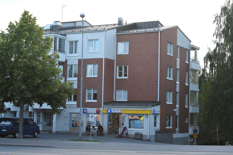 Uusi koti on siistissä kerrostalossa Lempäälässä.
