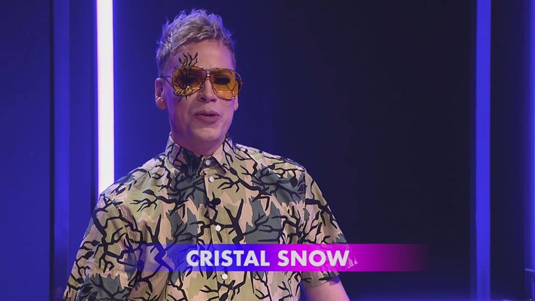 Cristal Snow juontaa Kymppitonnia.