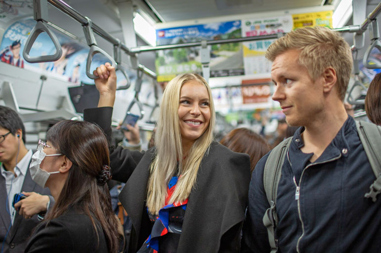 Alina matkusti ensimmäistä kertaa Japanissa metrolla. – Ilman Joonasta en olisi pärjännyt!