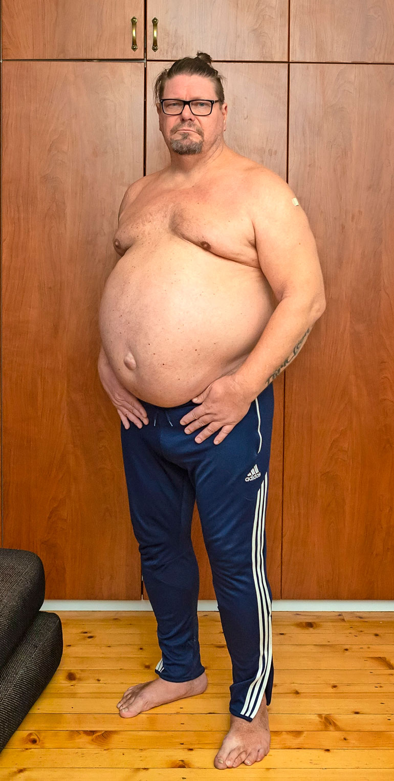 Henry kertoo, että yksin parissa viime viikossa paino on noussut kahdeksan kiloa, vaikka hän on syönyt koko ajan vähemmän.
