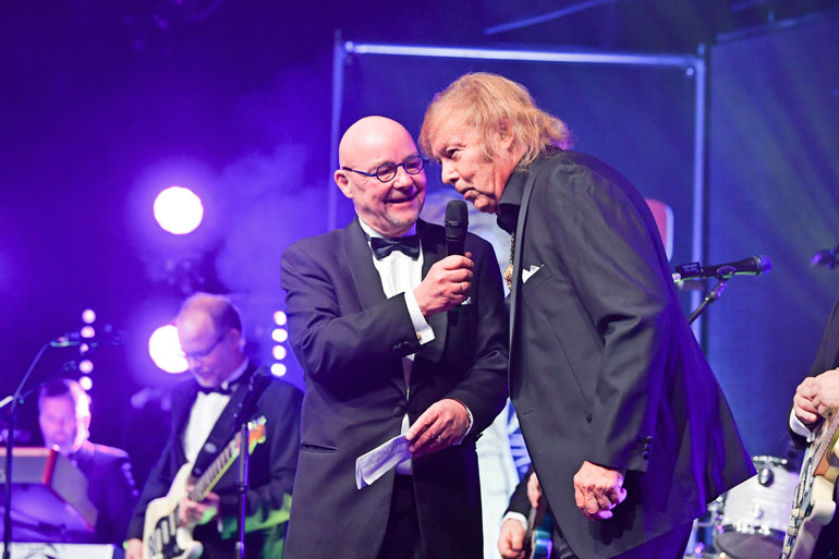 Dannyn kiertueen isäntänä on legendaarinen musiikkivaikuttaja Lasse Norres.