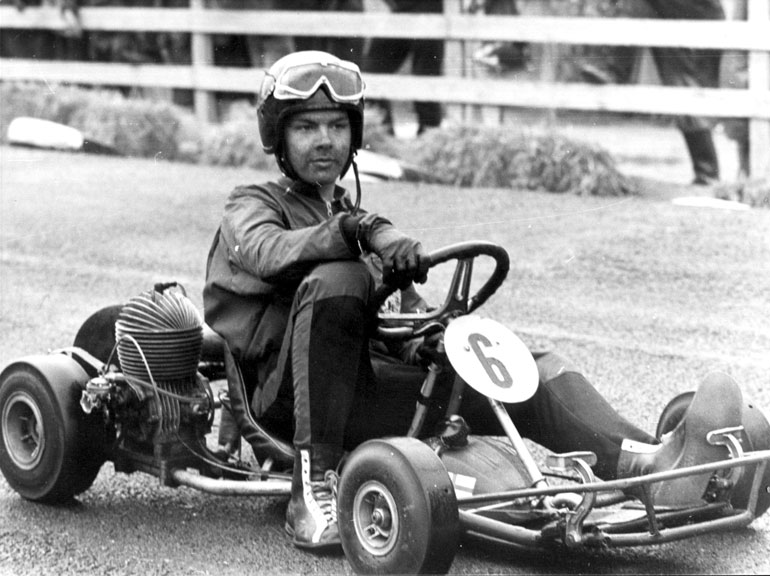 Keke karting-auton ratissa vuonna 1966.