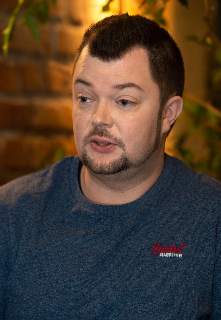 Kim Rusin mukaan Karlbergit ovat hyvin älykkäitä ja kunnianhimoisia mutta ujoja ja varautuneita.