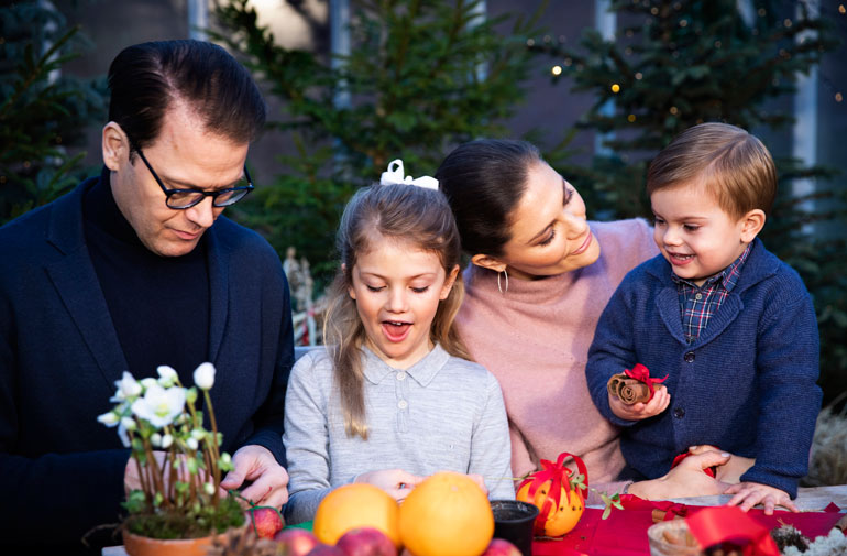 Ruotsin kruununprinsessapari Victoria ja Daniel, prinsessa Estelle ja prinssi Oscar