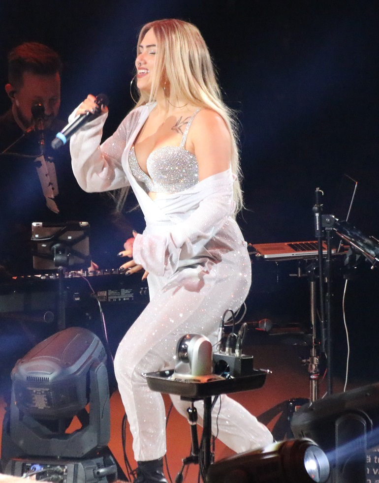 Evelina Vain elämää -konsertissa.