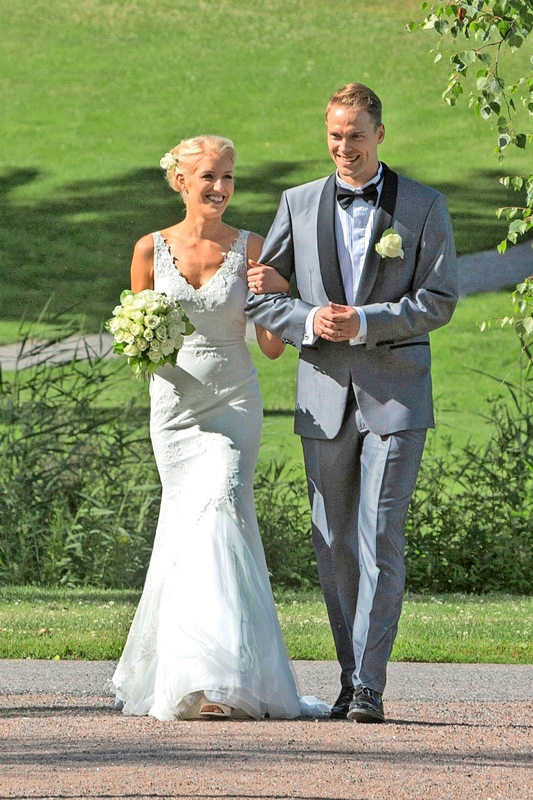Petteri avioitui Linda-rakkaansa kanssa Haikon kartanossa Porvoossa kesällä 2017.