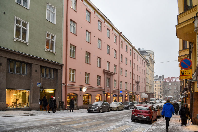 Rakastavaisten asunto sijaitsee Helsingin ytimessä.