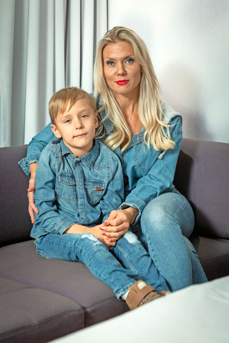 – Minun ei olisi pitänyt luottaa siihen, että ihminen muuttuu, vaan kuunnella omaa intuitiotani. Petyin Tauskiin syvästi jälleen kerran, Henna kertoo.