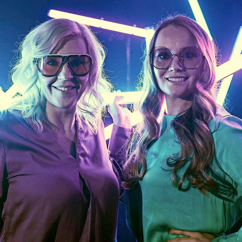 Vappu ja Marja vihjailevat kutsuneensa talk show´hun rouva Jenni Haukion. – Minttu ja Kimi Räikkönen olisi myös hienoa saada ohjelmaan, Vappu paljastaa.
