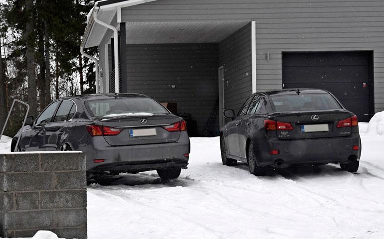 Darude luottaa Lexus-autoihin, niitä on perheessä kaksi kappaletta.