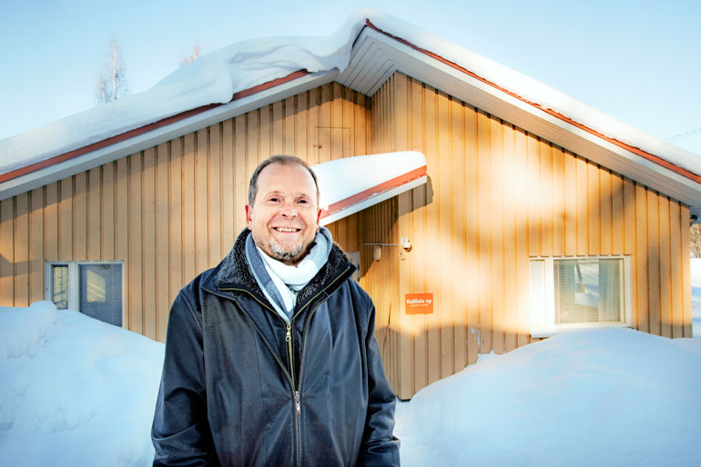Jussi tuli Kalliolan Myllyhoitoon 1997 raitistuakseen. Alku on vaikea. Vertaistukiryhmissä käyminen alkuvaiheessa on valtaosalle ehdoton edellytys raitistumiseen. –Loppuelämän kahletta niistä ei välttämättä tule, kuten jotkut pelkäävät, Jussi toteaa.