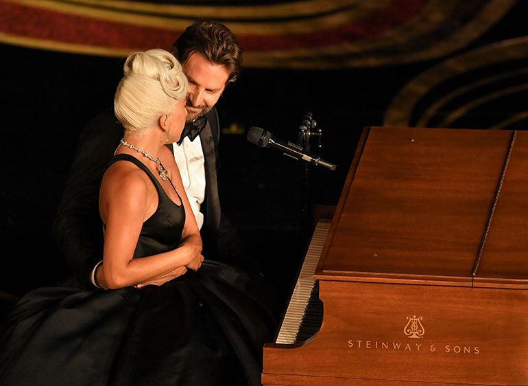 Lady Gaga ja Bradley Cooper