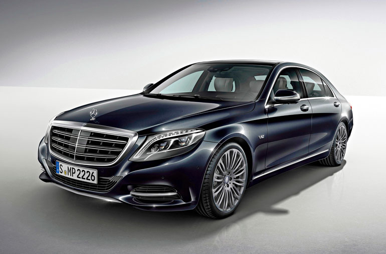 Ideaparkin perustajan S-sarjan Mercedes- Benz on samanlainen kuin kuvan auto.