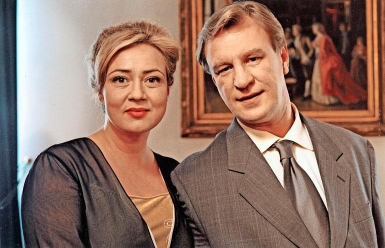 Susanna näytteli vuosina 2001–2004 Salatuissa elämissä Esko Koveron esittämän Ismo Laitelan kanssa seurustellutta Jaana Niemistä.