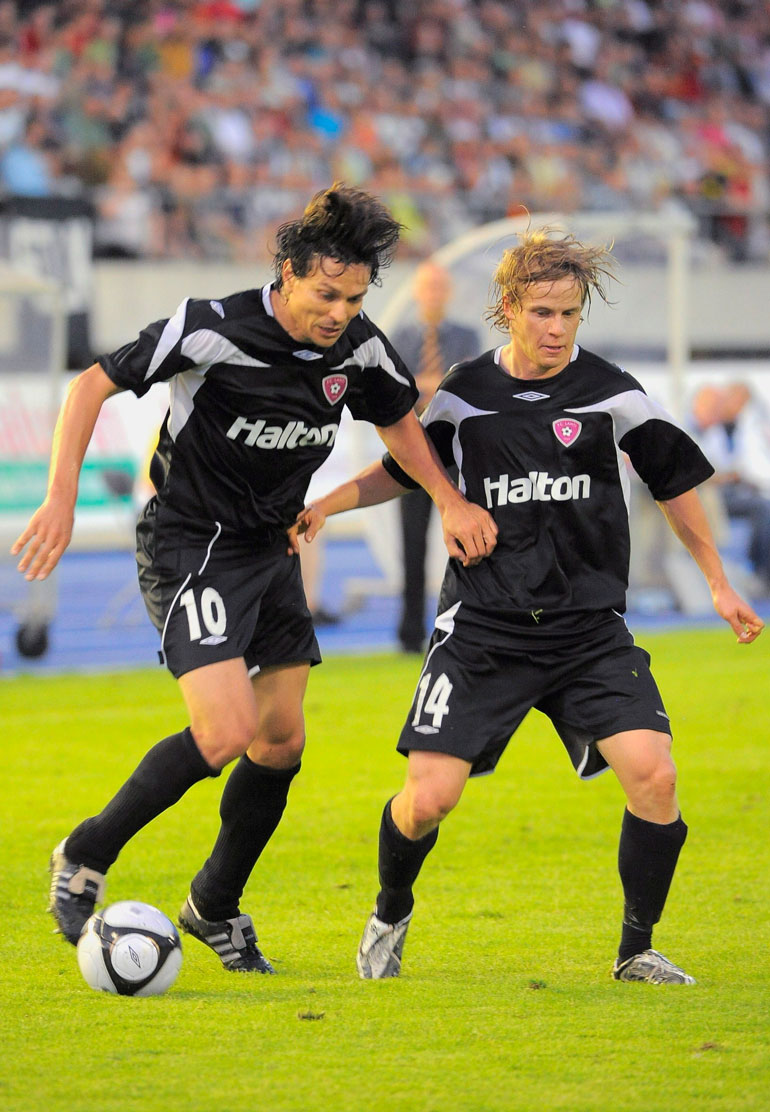 Konsta pelasi valtaosan ammattilaisurastaan FC Lahdessa, jossa ura loppui keväällä 2013. Kaudella 2009 rinnalla viiletti muuan Jari Litmanen.